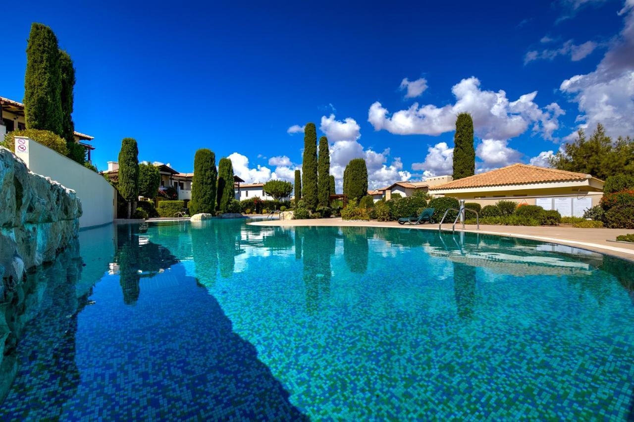 2 Bedroom Apartment Assia With Communal Pool, Aphrodite Hills Resort Kouklia Exterior foto