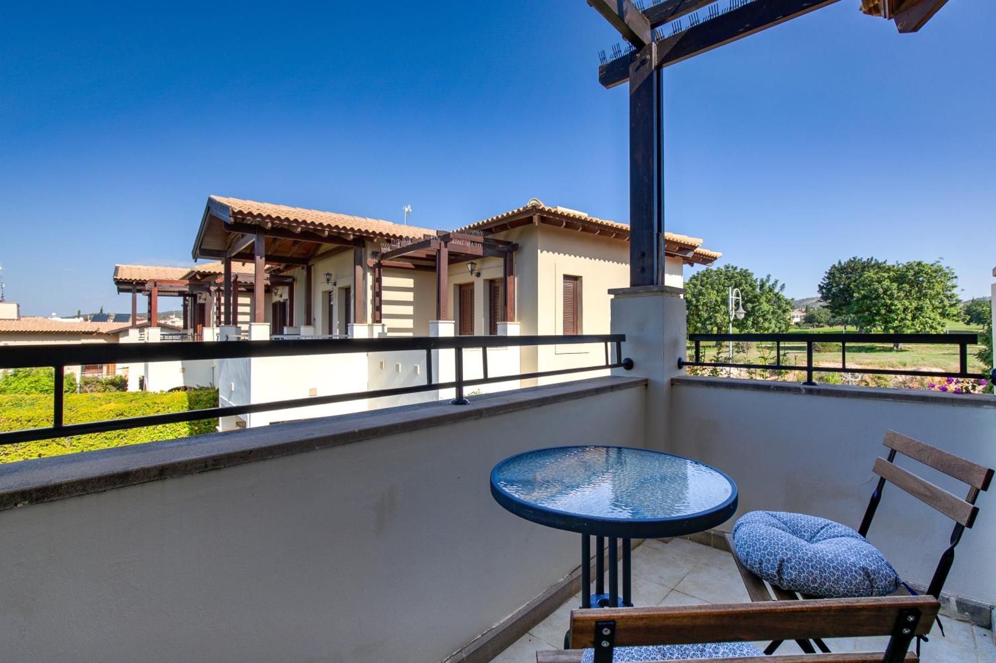 2 Bedroom Apartment Assia With Communal Pool, Aphrodite Hills Resort Kouklia Exterior foto