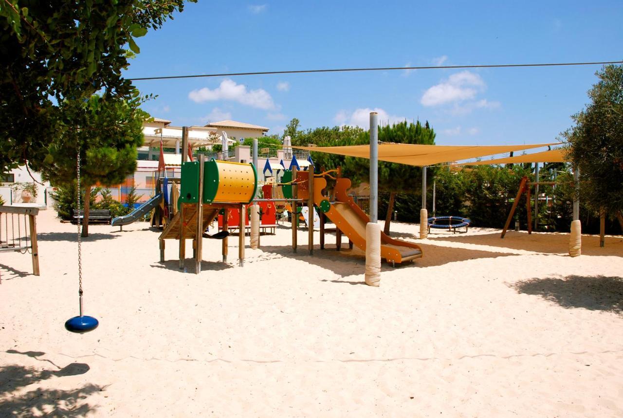 2 Bedroom Apartment Assia With Communal Pool, Aphrodite Hills Resort Kouklia Exterior foto